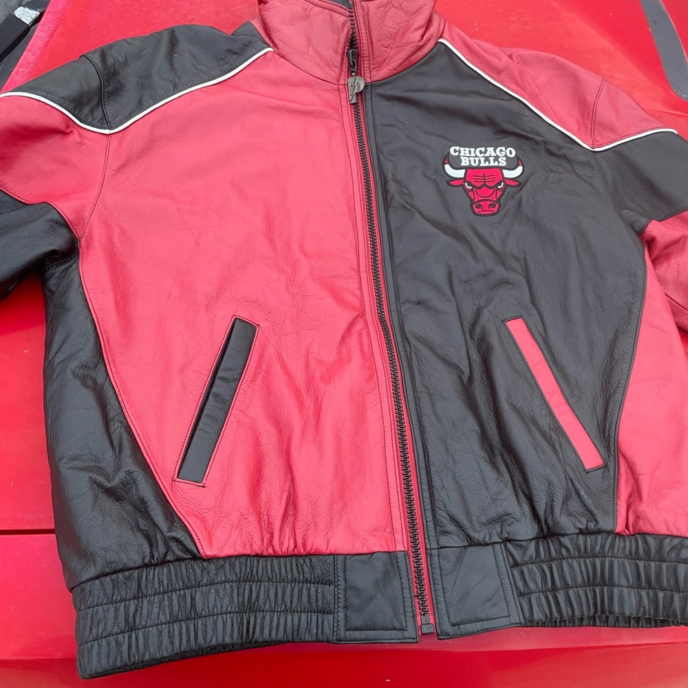 Vintage 90s Wilsons Leather Black and Red leather bulls pro player jacket - Picture 2 of 7